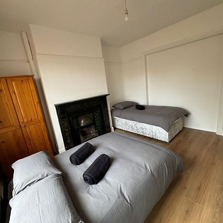 Very Nice Triple Room At 2 Iveragh Rd-5 Dublin Bagian luar foto